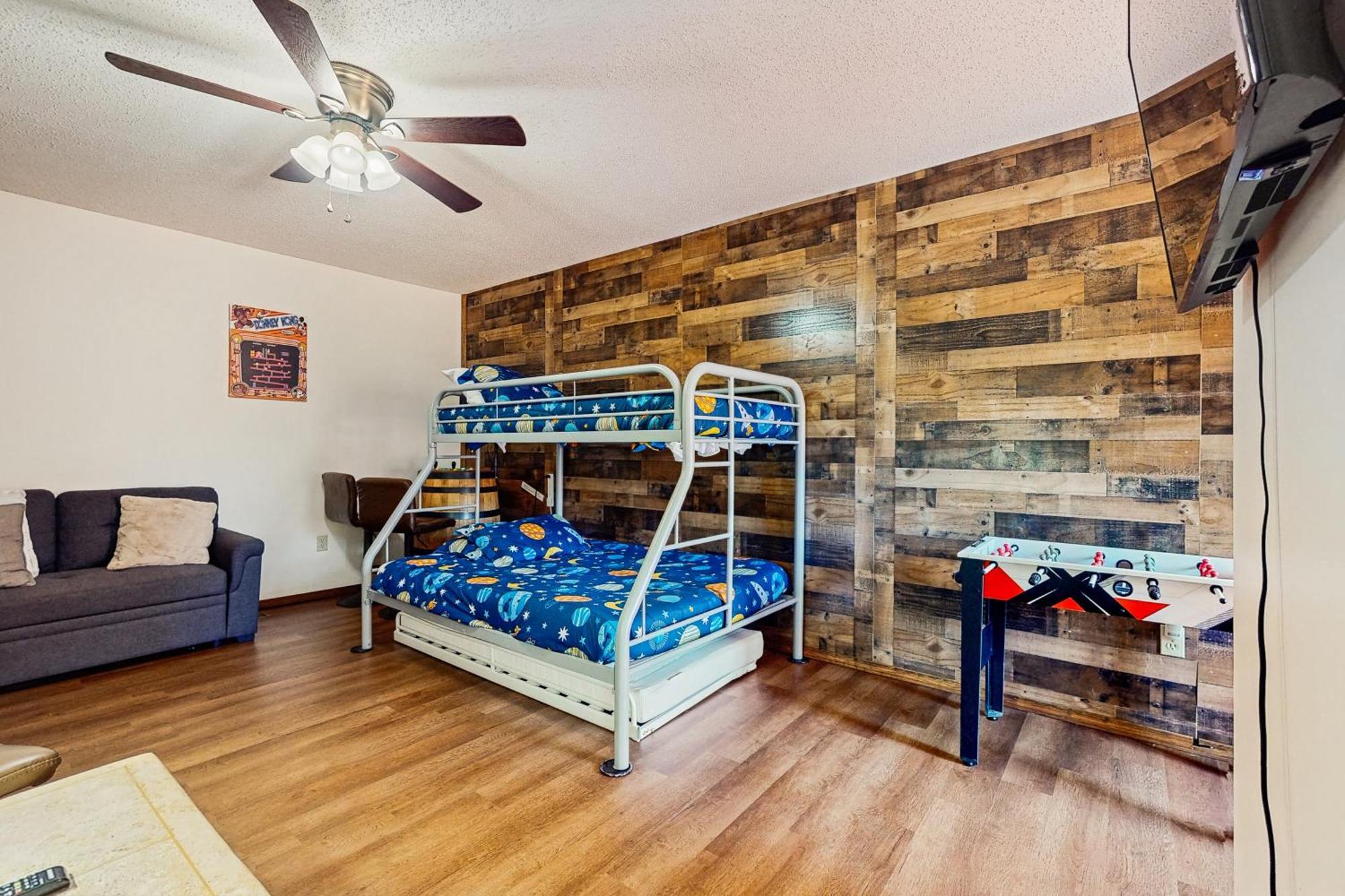 Mountain Hideaway * Pigeon Forge