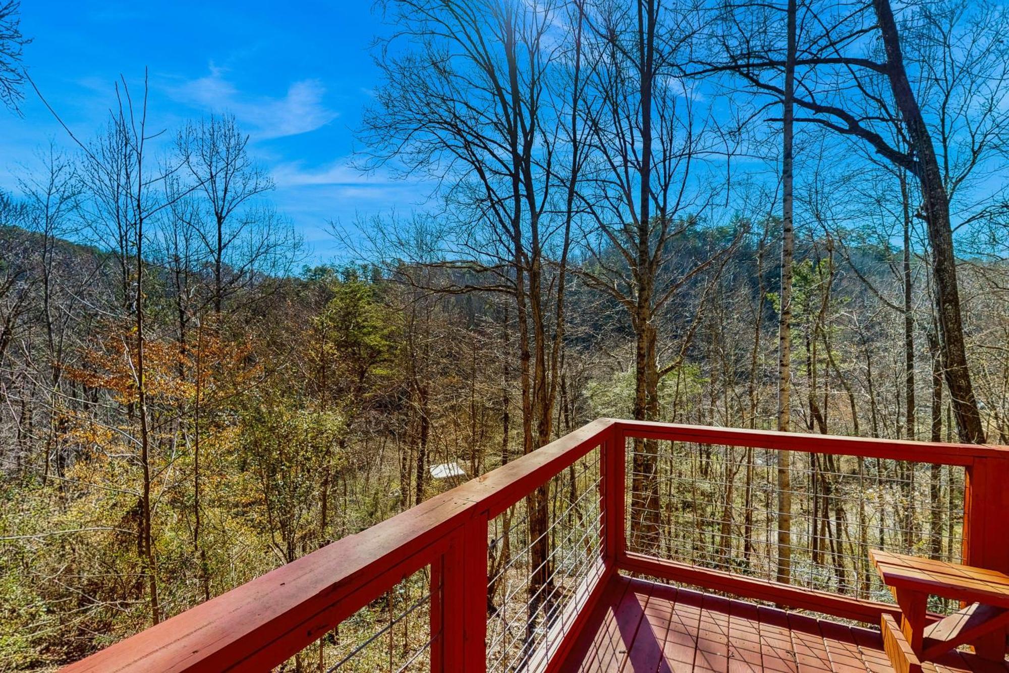 Mountain Hideaway * Pigeon Forge